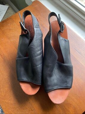 Antelope Comfortable Black Leather Slingback Sandals